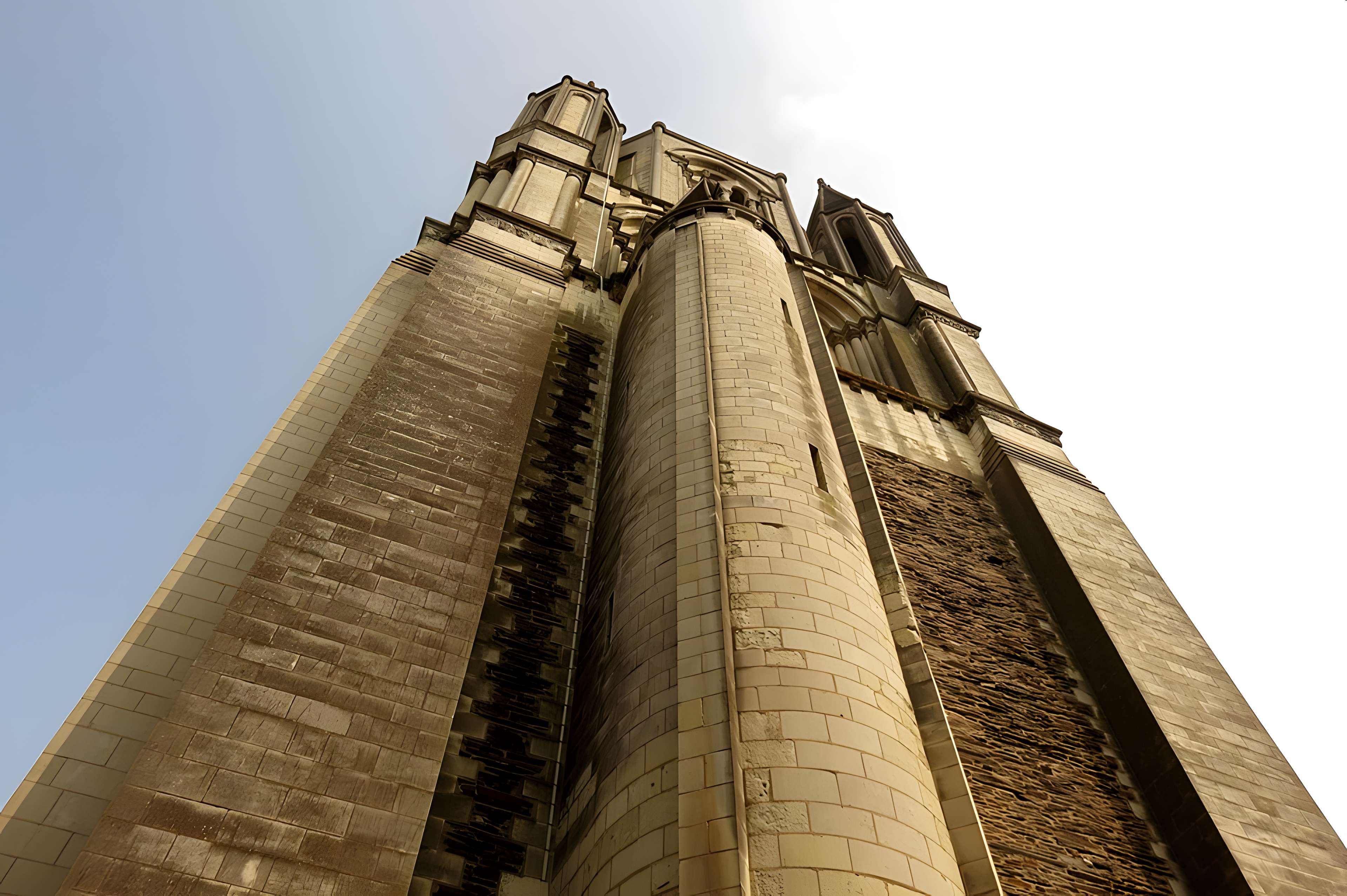 Ancienne abbaye Saint-Aubin, actuelle préfecture