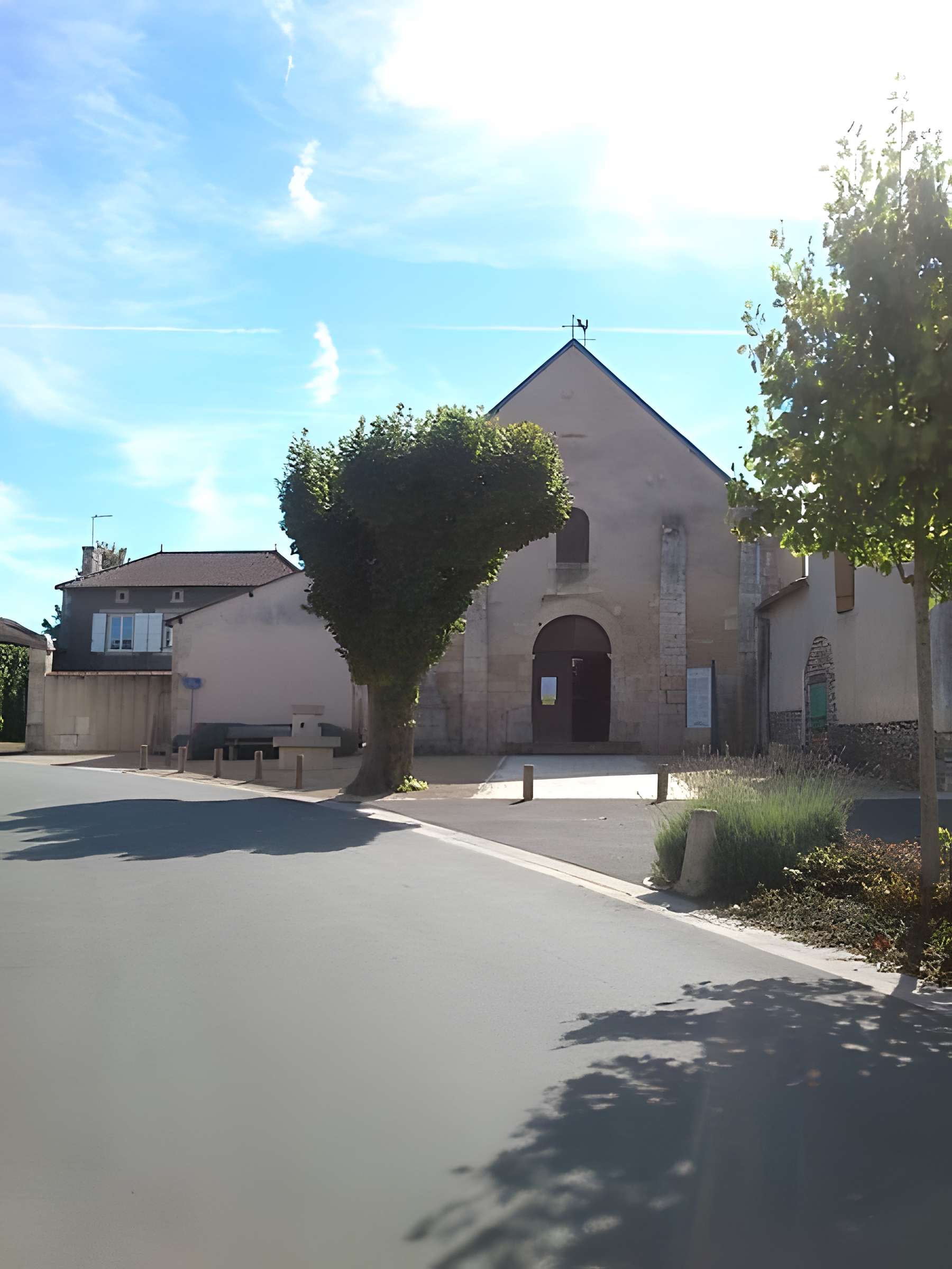 Église Saint-Hilaire de Leignes-sur-Fontaine 