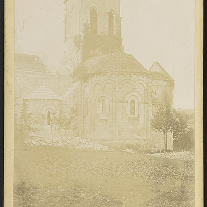 Photo de Église Saint-Hilaire de Mouthiers-sur-Boëme