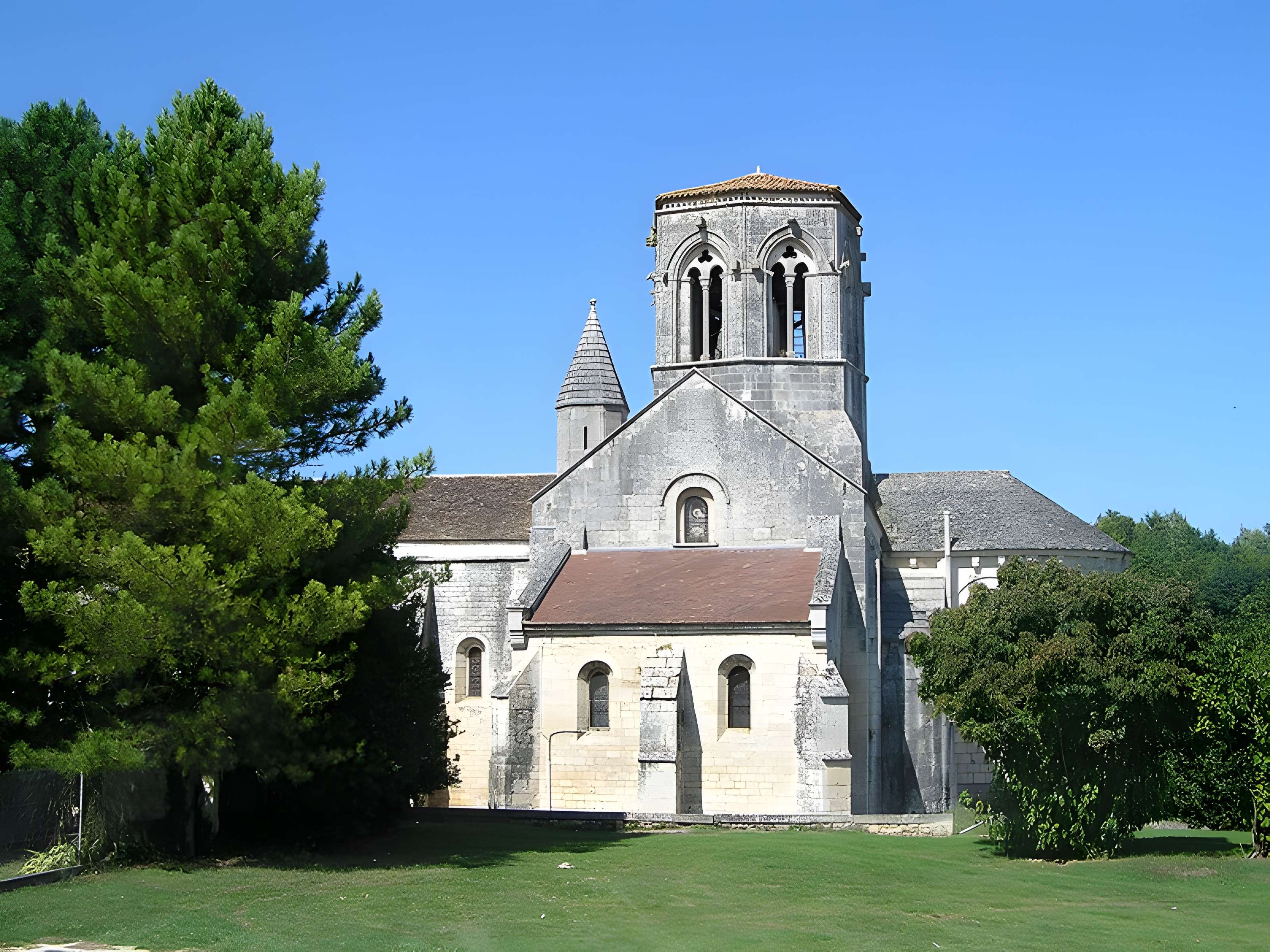 Église Saint-Hilaire de Mouthiers-sur-Boëme