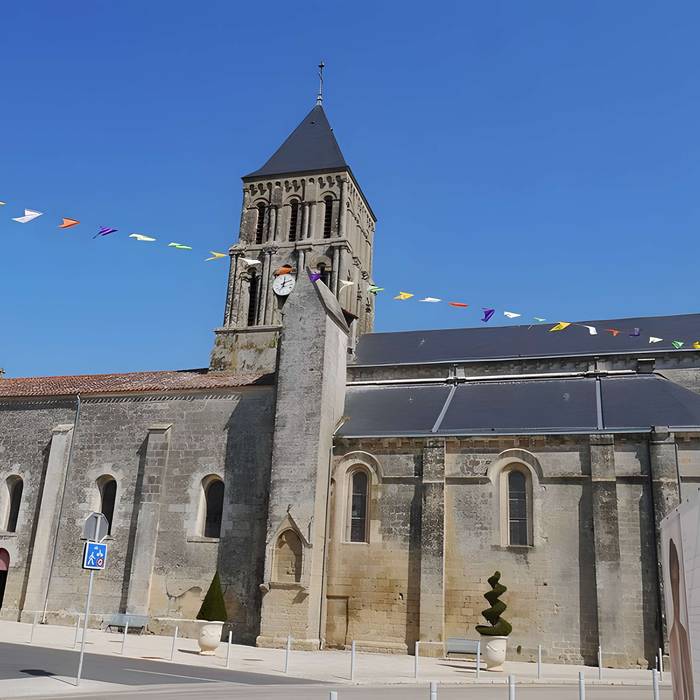 Photo de Église Saint-Hilaire de Saint-Hilaire-des-Loges