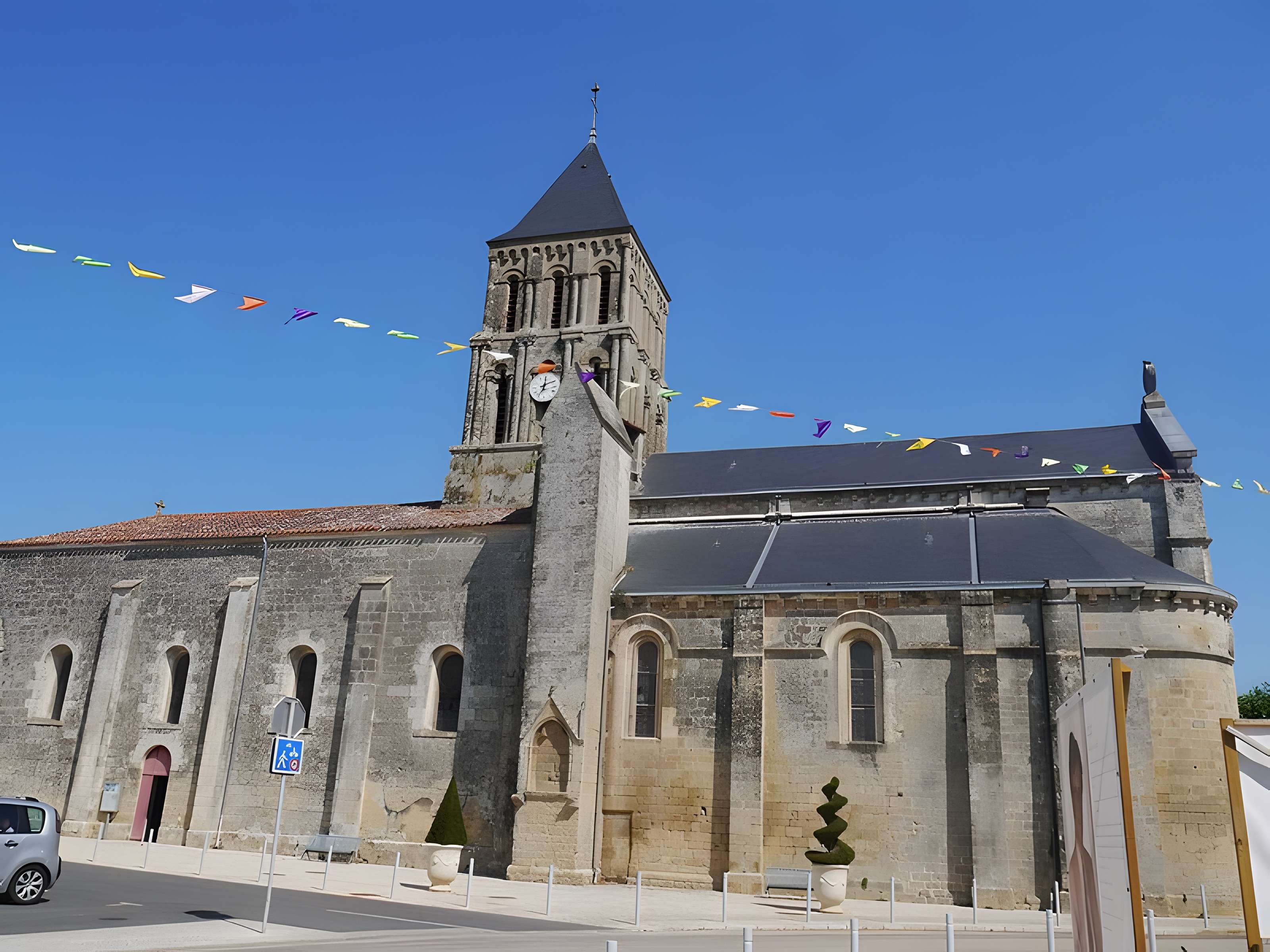 Église Saint-Hilaire de Saint-Hilaire-des-Loges 