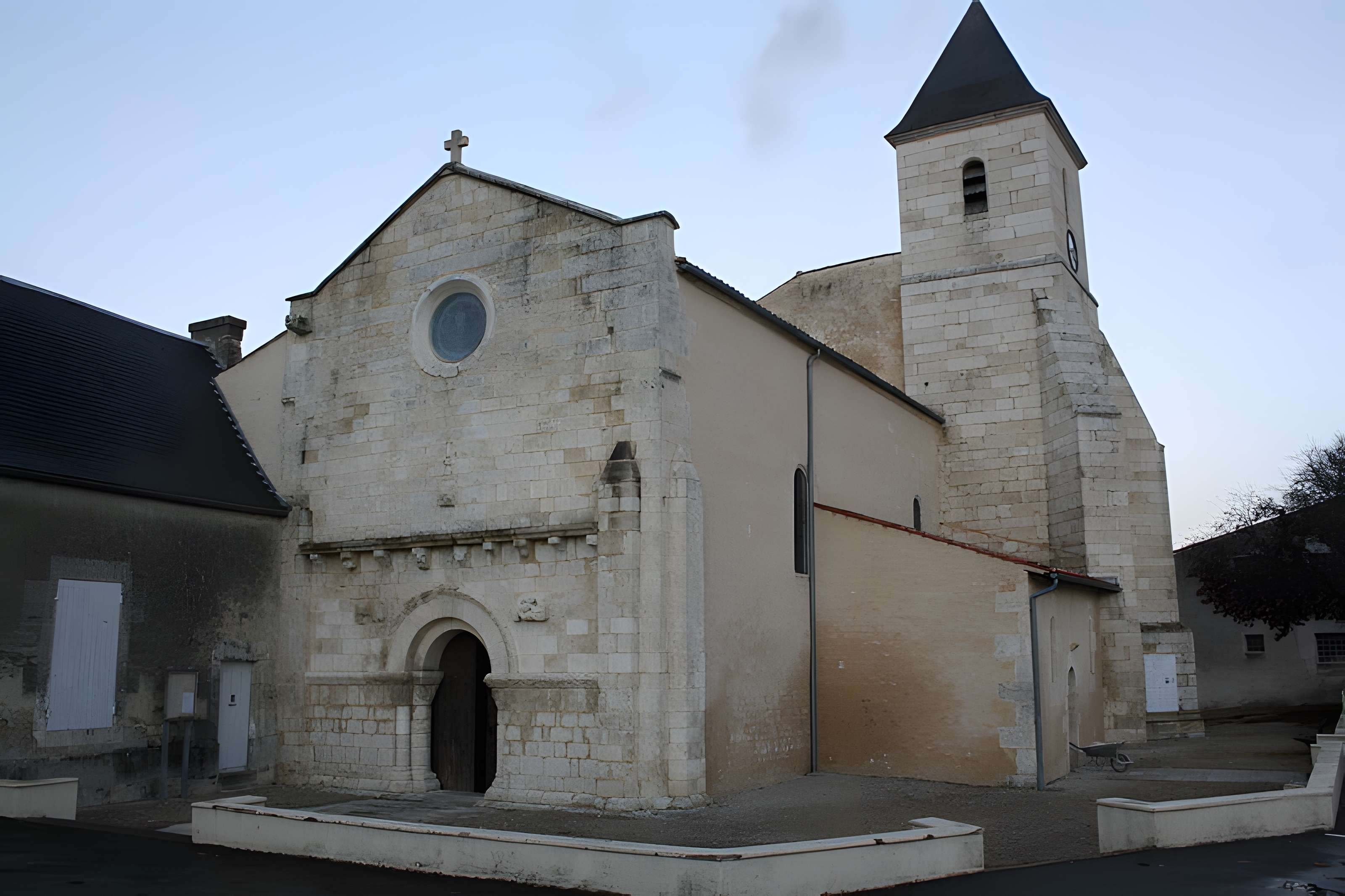Église Saint-Hilaire de Saint-Hilaire-de-Villefranche