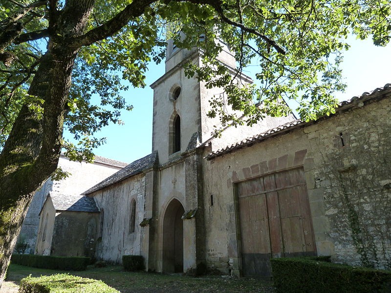 Photo de Église Saint-Hippolyte de Monestiés et croix