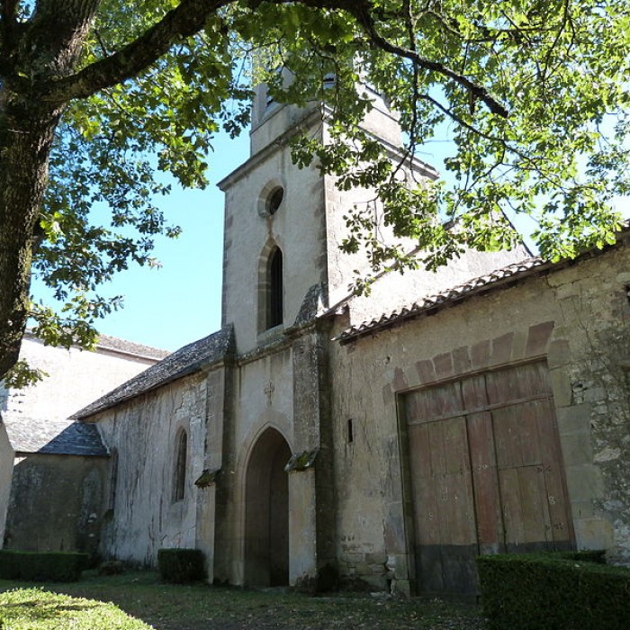 Photo de Église Saint-Hippolyte de Monestiés et croix