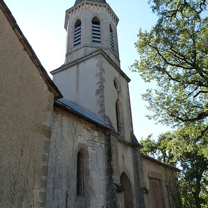 Photo de Église Saint-Hippolyte de Monestiés et croix