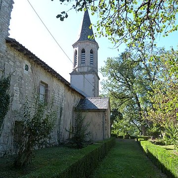 Église Saint-Hippolyte de Monestiés et croix