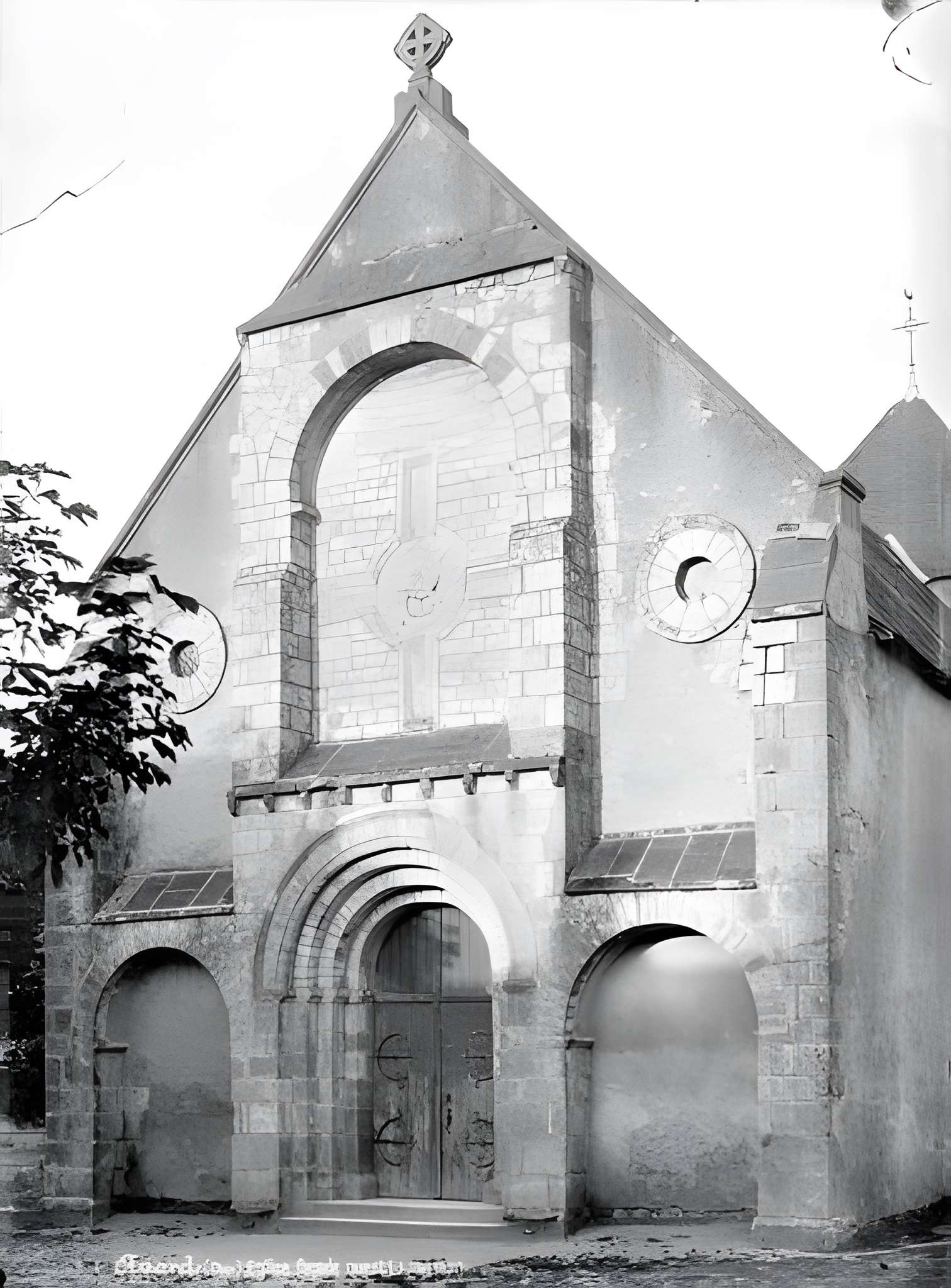 Église Saint-Hugues d'Avord