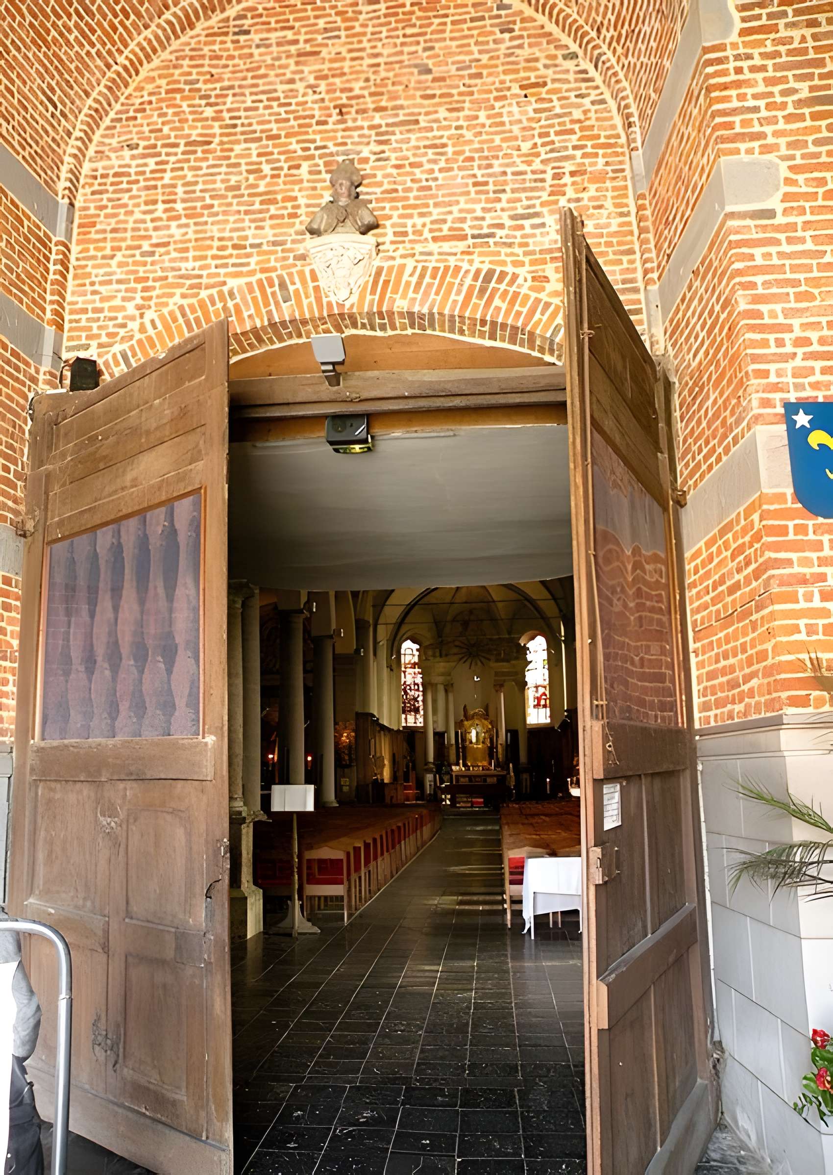 Église Saint-Humbert de Maroilles