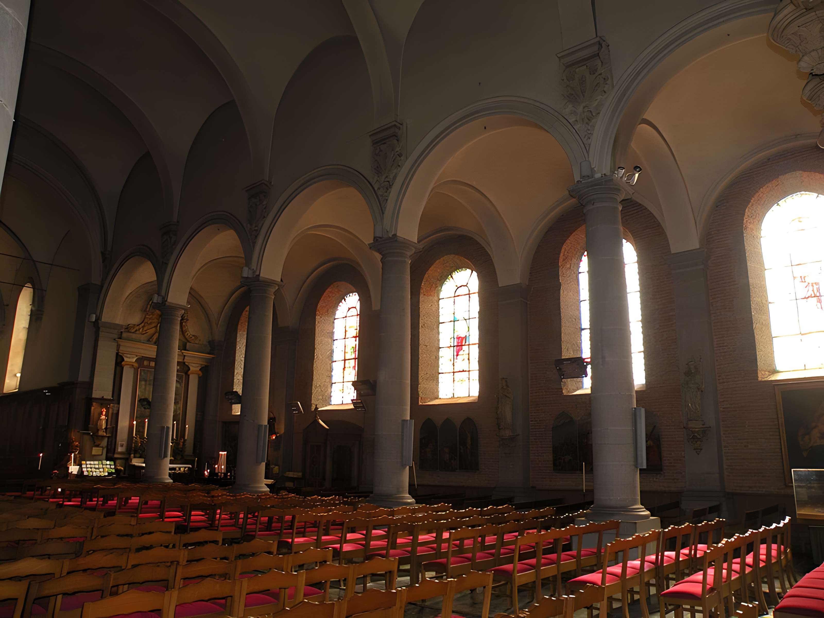 Église Saint-Humbert de Maroilles