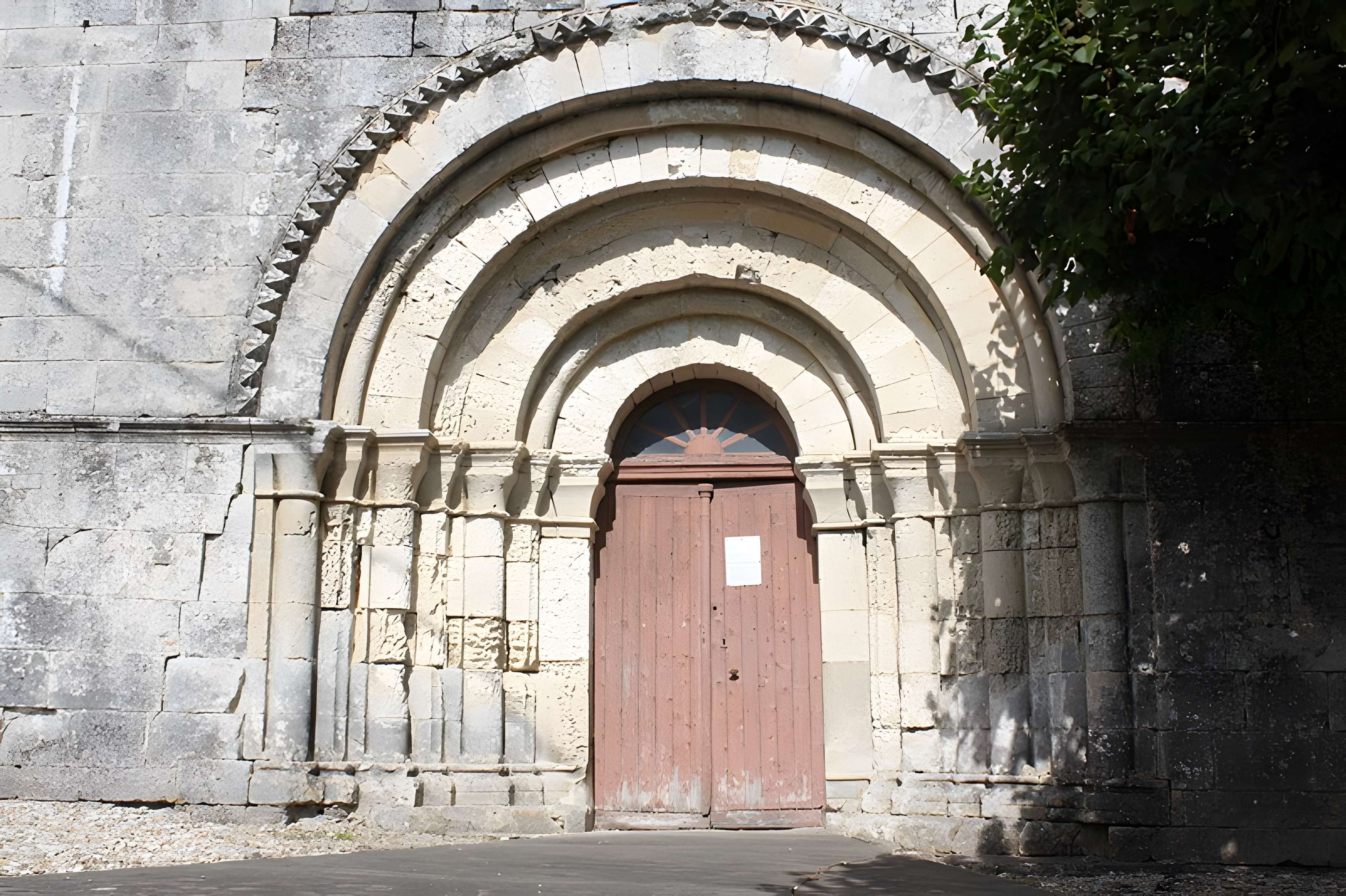 Église Saint-Jacques de Belluire