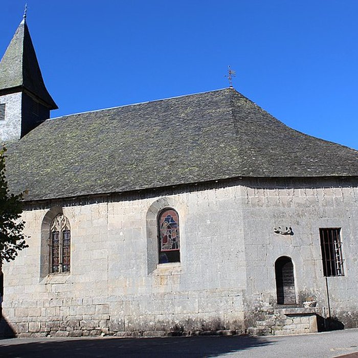 Photo de Église Saint-Jacques de Chaumeil et croix