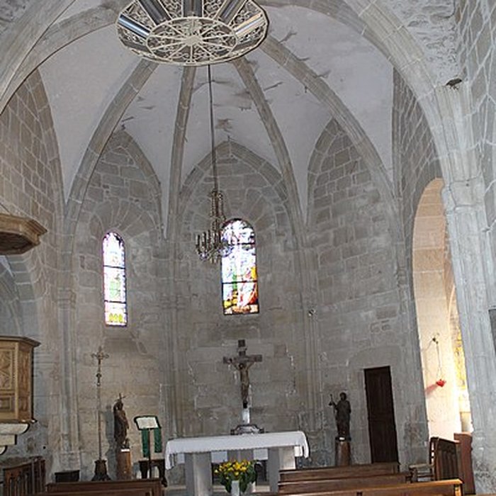 Photo de Église Saint-Jacques de Chaumeil et croix