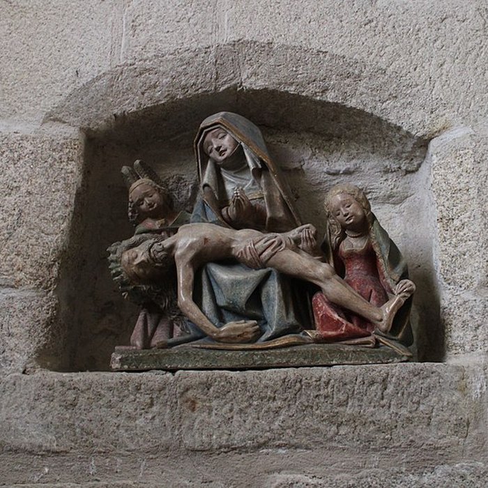 Photo de Église Saint-Jacques de Chaumeil et croix