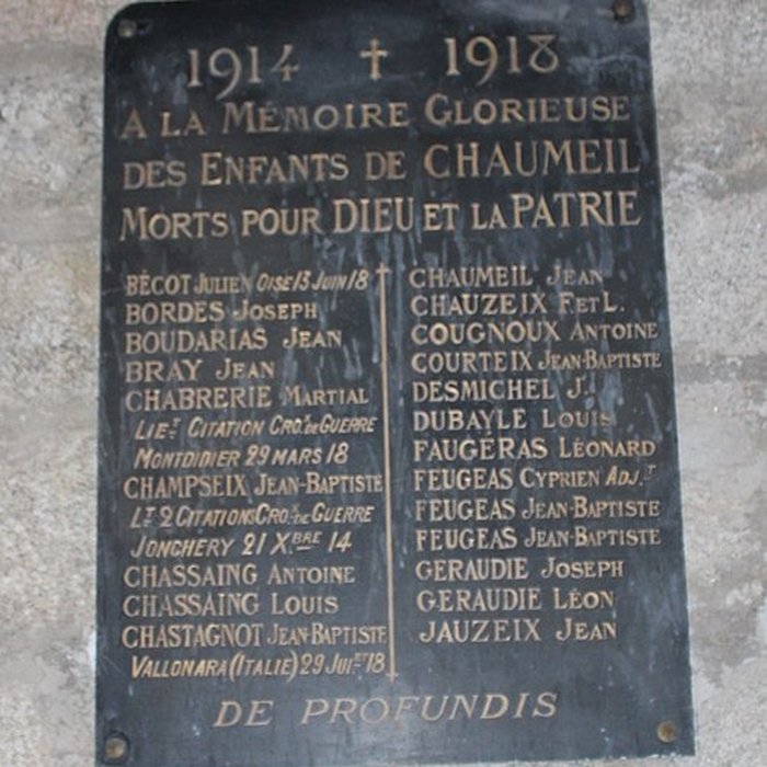 Photo de Église Saint-Jacques de Chaumeil et croix