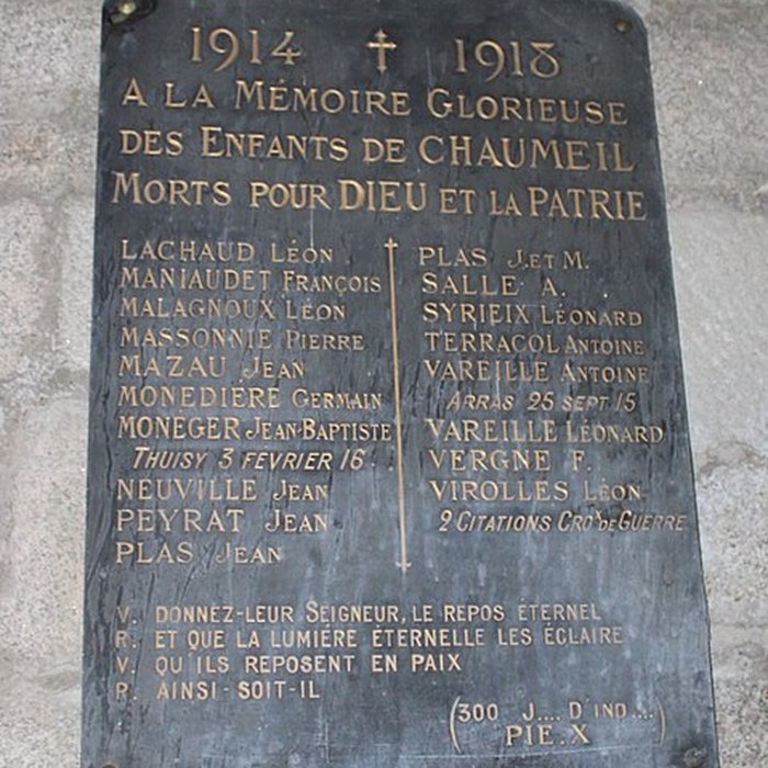 Photo de Église Saint-Jacques de Chaumeil et croix