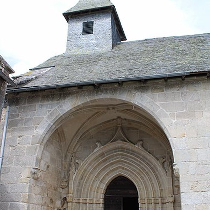 Photo de Église Saint-Jacques de Chaumeil et croix