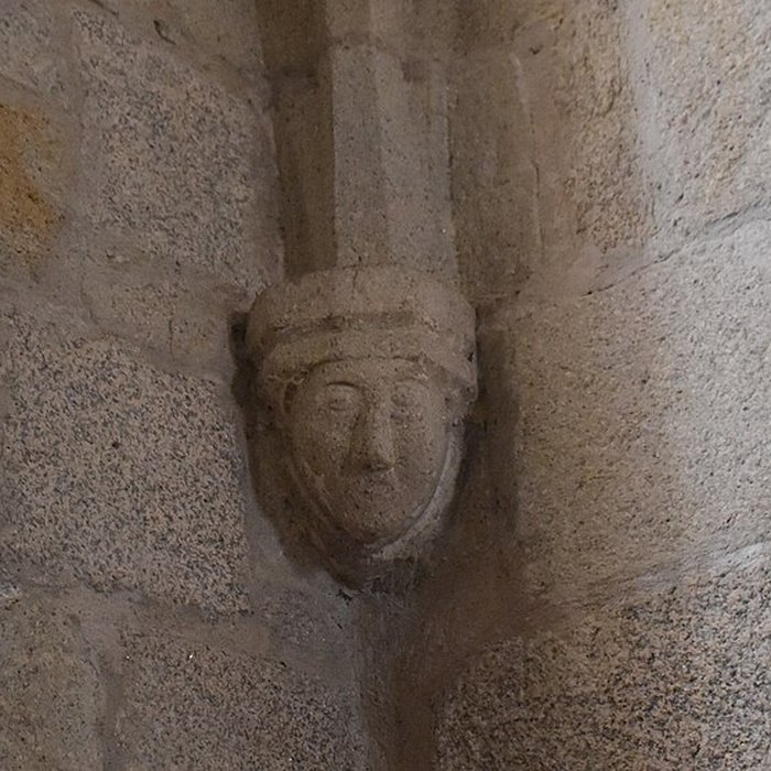 Photo de Église Saint-Jacques de Chaumeil et croix