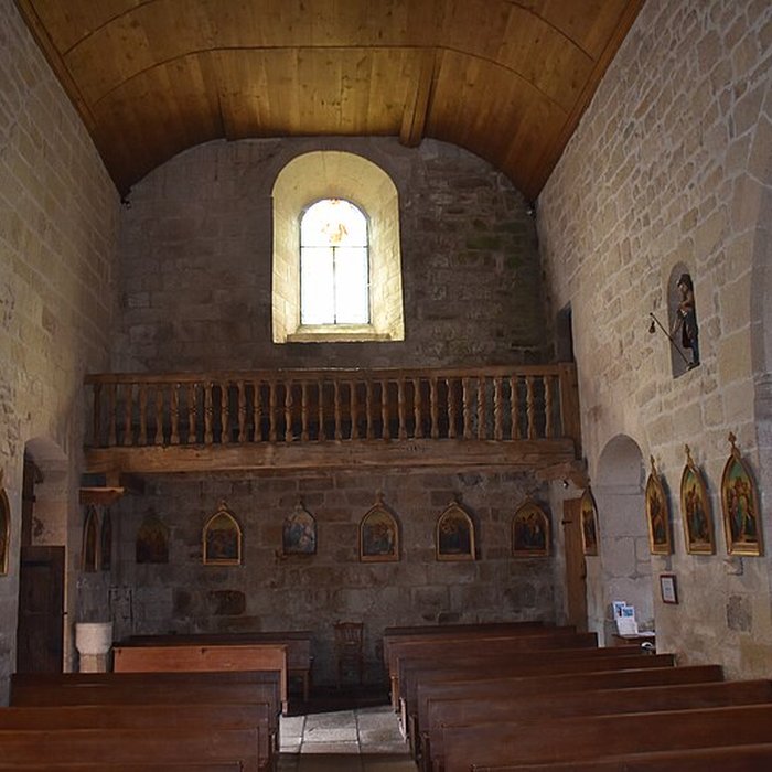Photo de Église Saint-Jacques de Chaumeil et croix