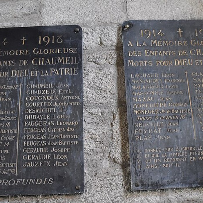 Photo de Église Saint-Jacques de Chaumeil et croix