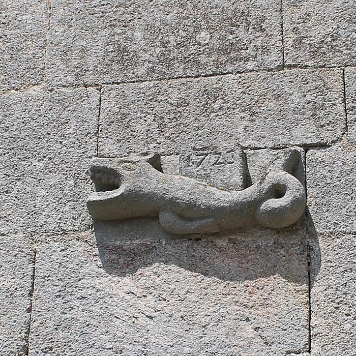 Photo de Église Saint-Jacques de Chaumeil et croix
