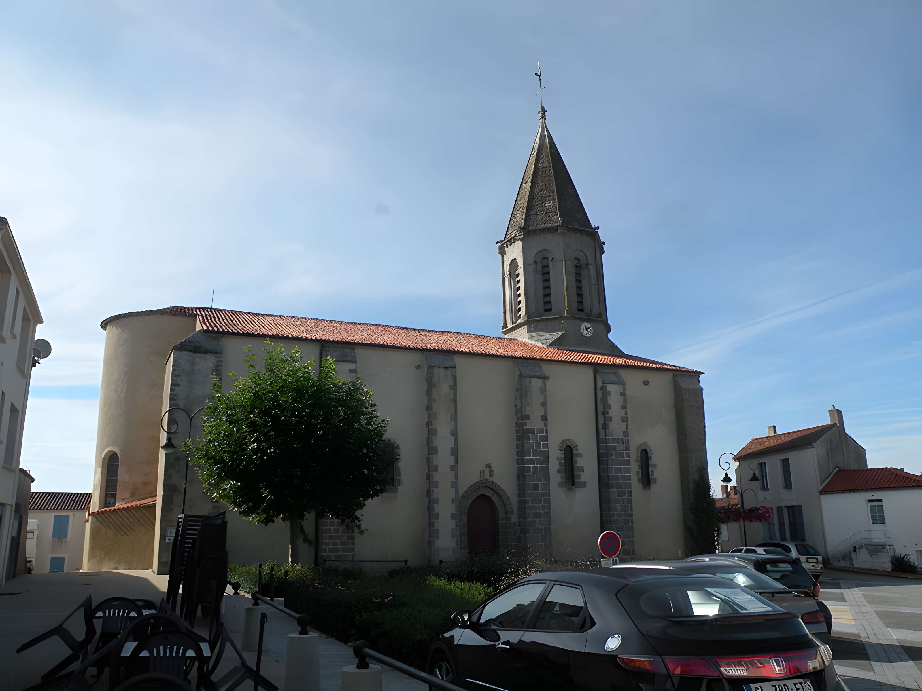Église Saint-Jacques de Moutiers-les-Mauxfaits