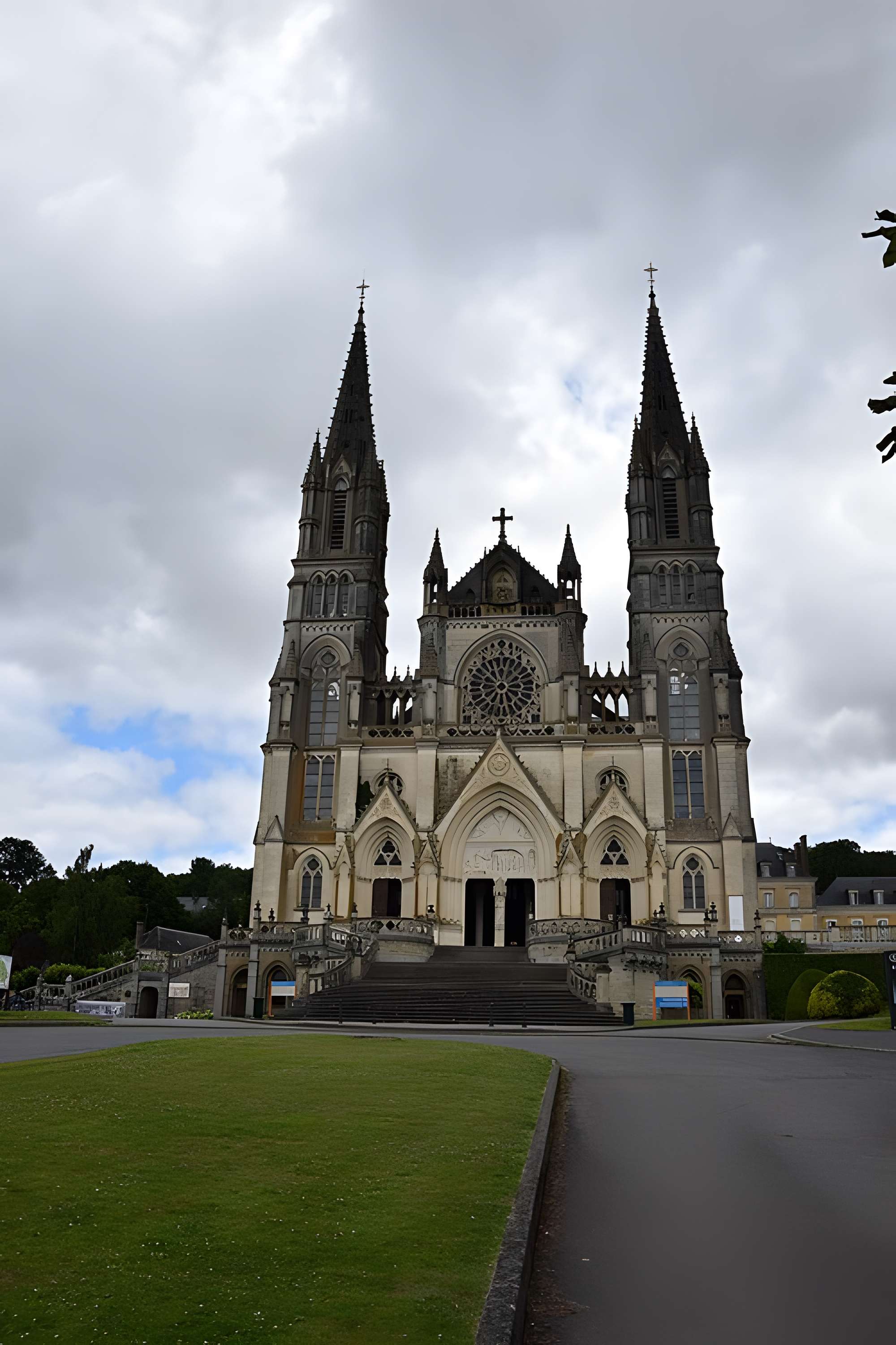 Basilique Notre-Dame de Montligeon