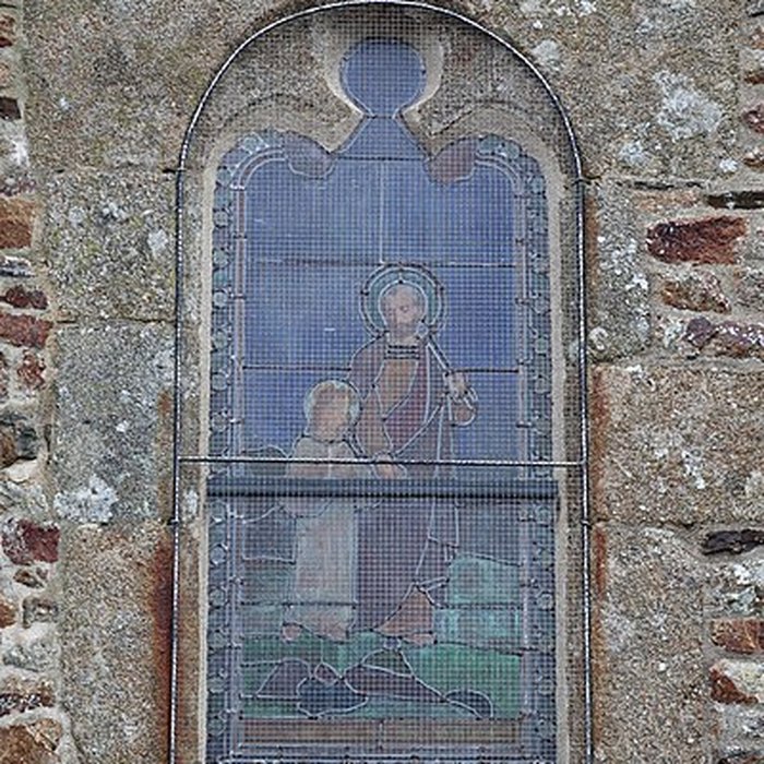 Photo de Église Saint-Jean de La Selle-en-Luitré
