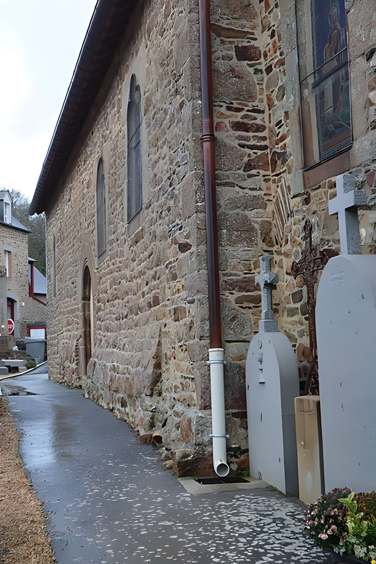 Église Saint-Jean de La Selle-en-Luitré