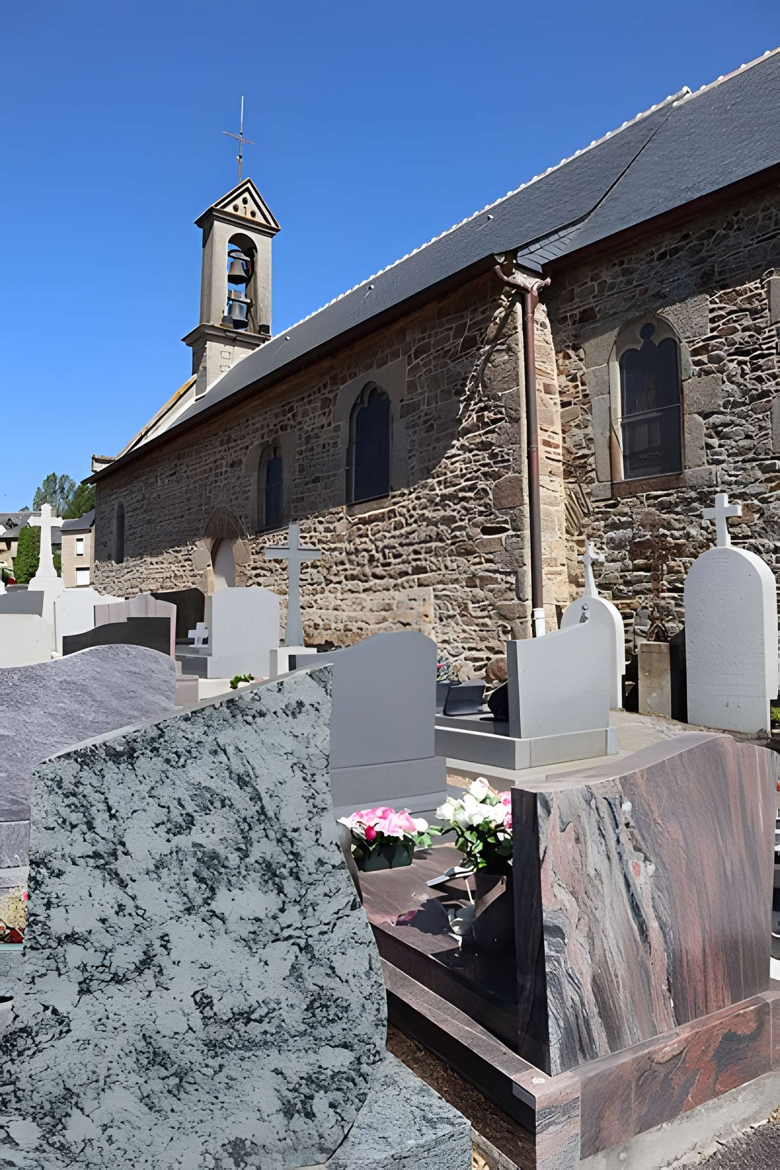 Église Saint-Jean de La Selle-en-Luitré