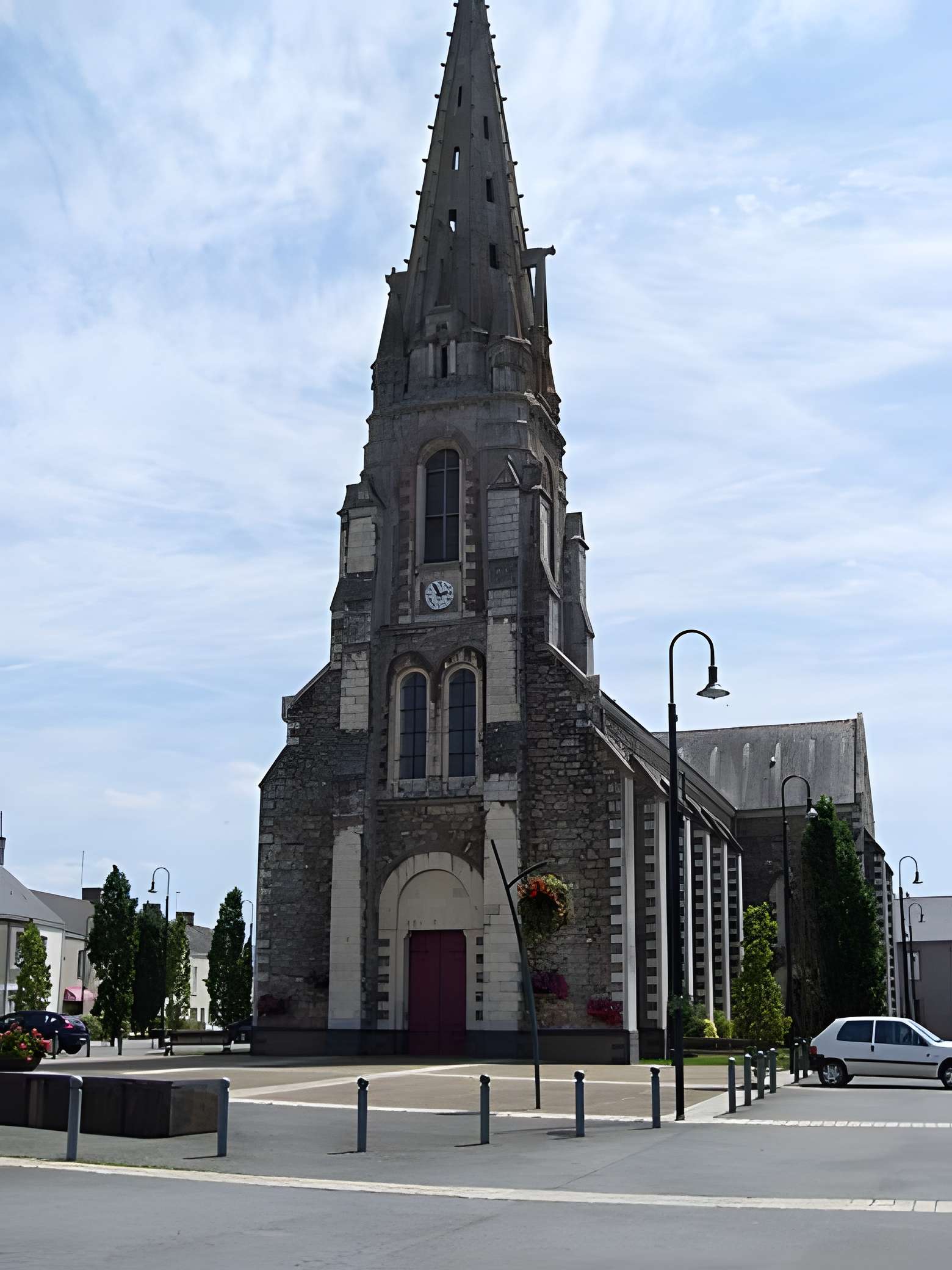Église Saint-Jean de Lusanger 