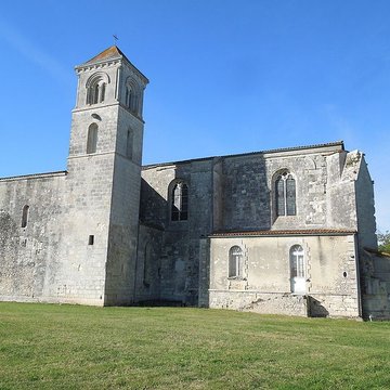 Abbaye Saint-Étienne de Baignes-Sainte-Radegonde