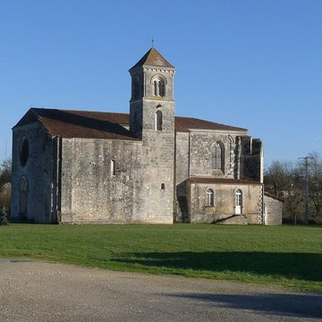 Abbaye Saint-Étienne de Baignes-Sainte-Radegonde