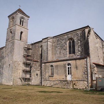 Abbaye Saint-Étienne de Baignes-Sainte-Radegonde