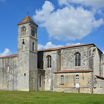 Abbaye Saint-Étienne de Baignes-Sainte-Radegonde