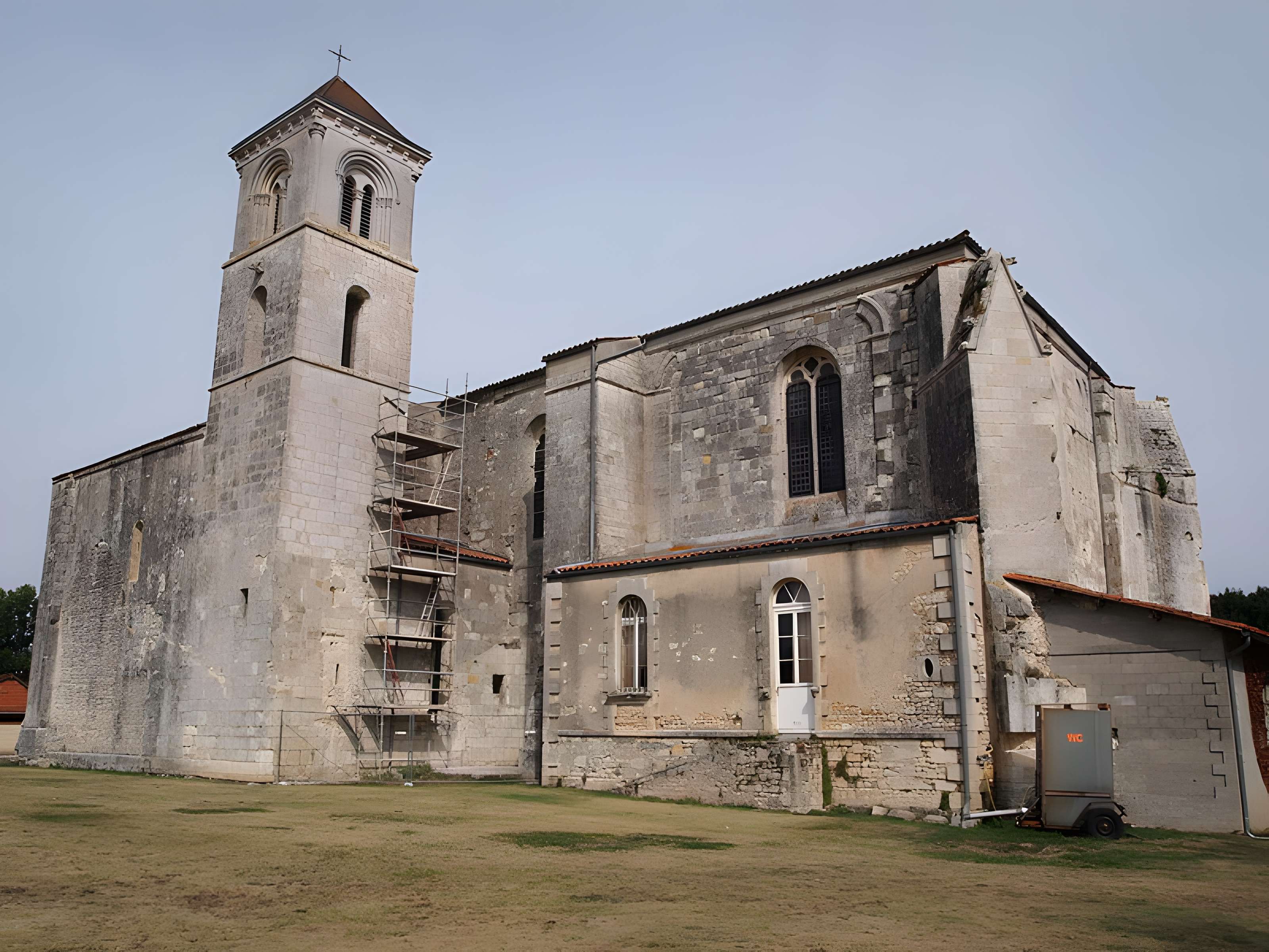 Abbaye Saint-Étienne de Baignes-Sainte-Radegonde