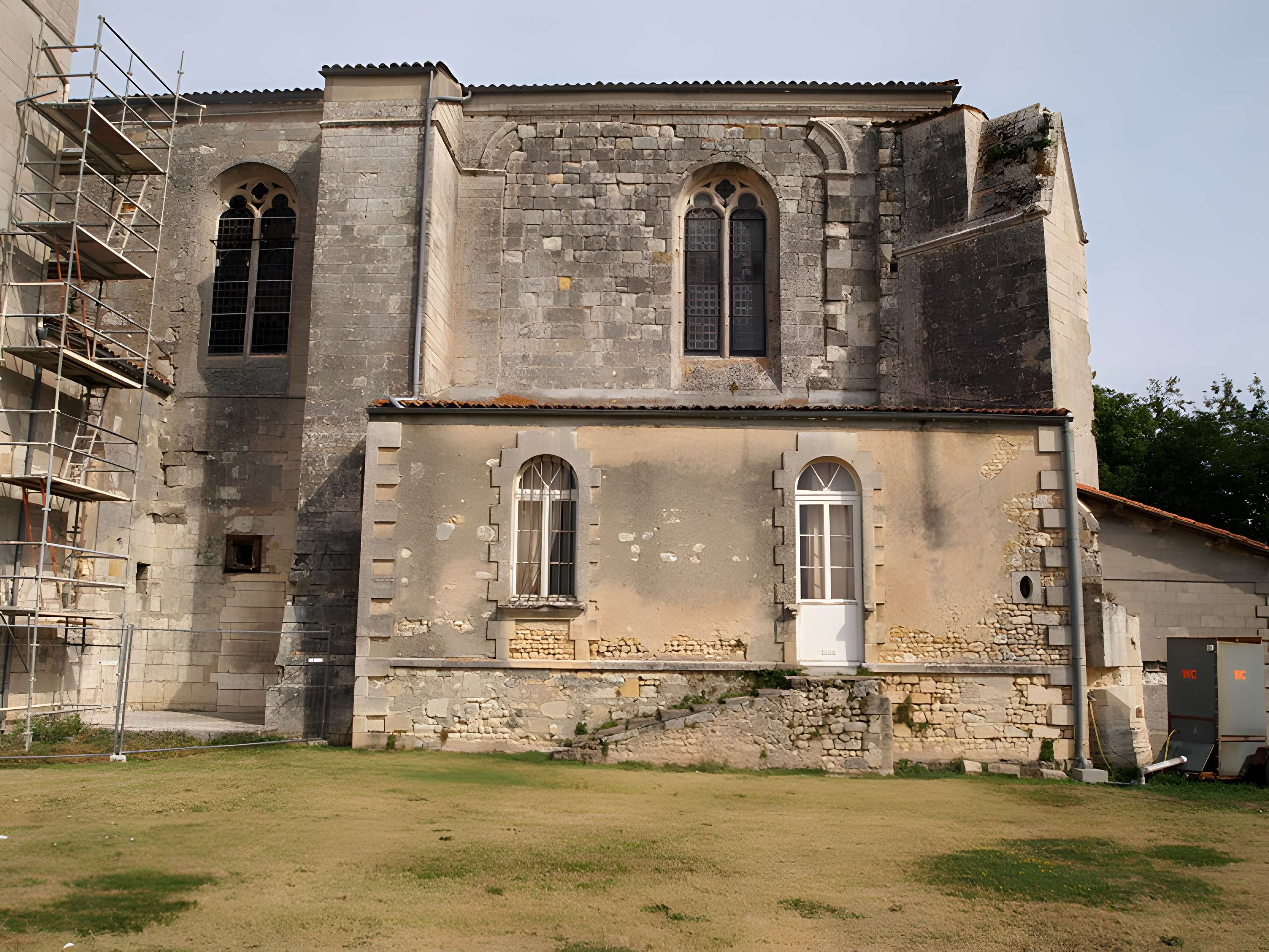 Abbaye Saint-Étienne de Baignes-Sainte-Radegonde