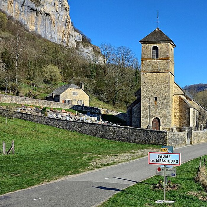 Photo de Église Saint-Jean-Baptiste de Baume-les-Messieurs