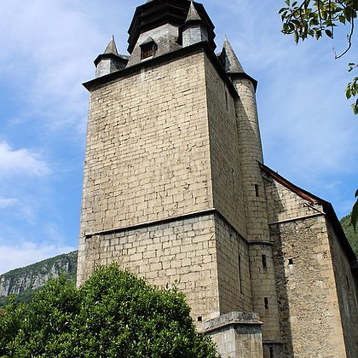 Photo de Eglise paroissiale et restes du cloître