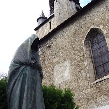 Eglise paroissiale et restes du cloître