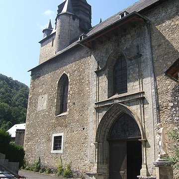 Eglise paroissiale et restes du cloître