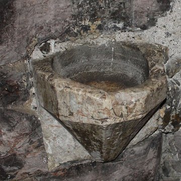 Eglise paroissiale et restes du cloître
