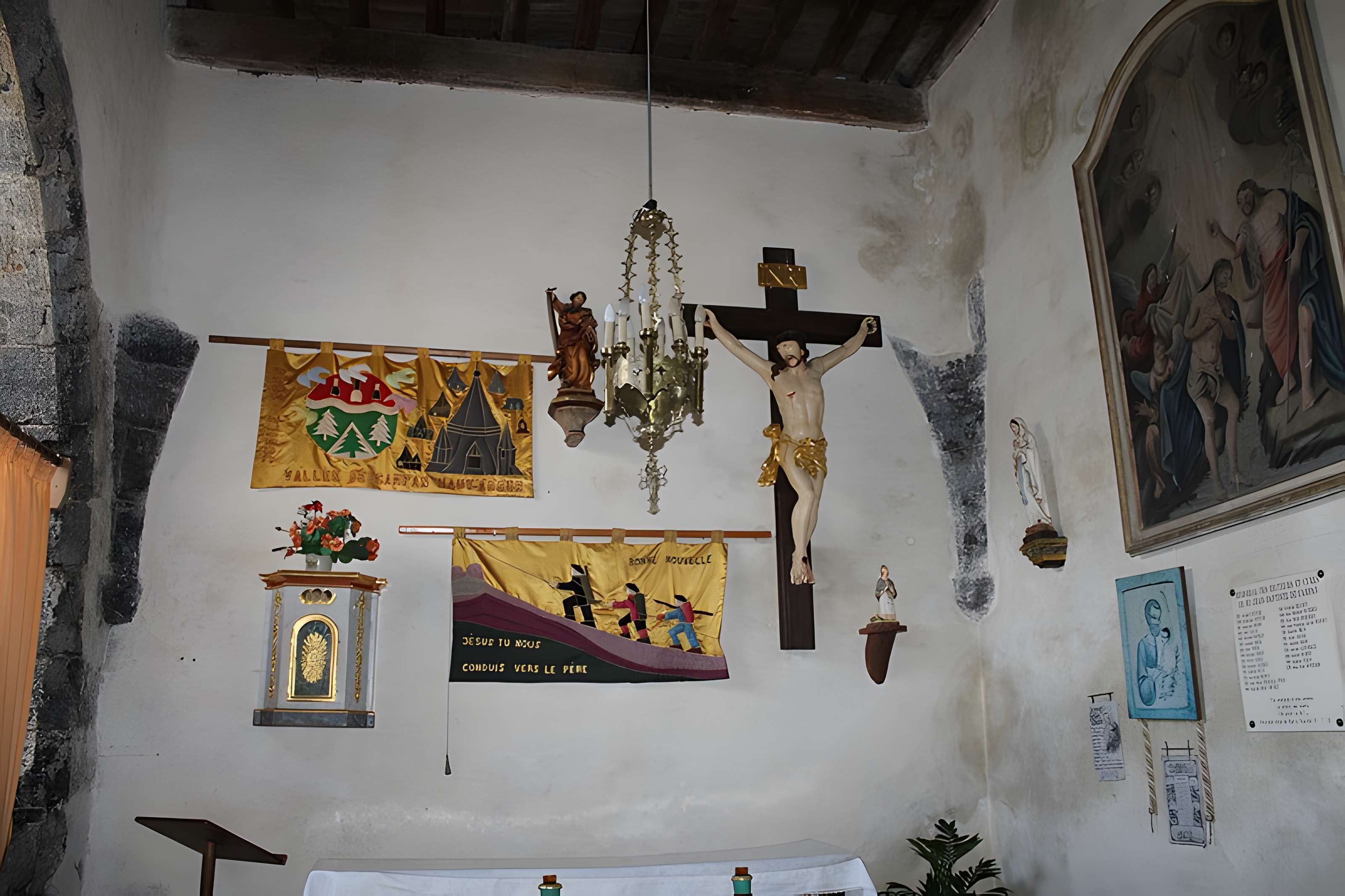 Eglise paroissiale et restes du cloître