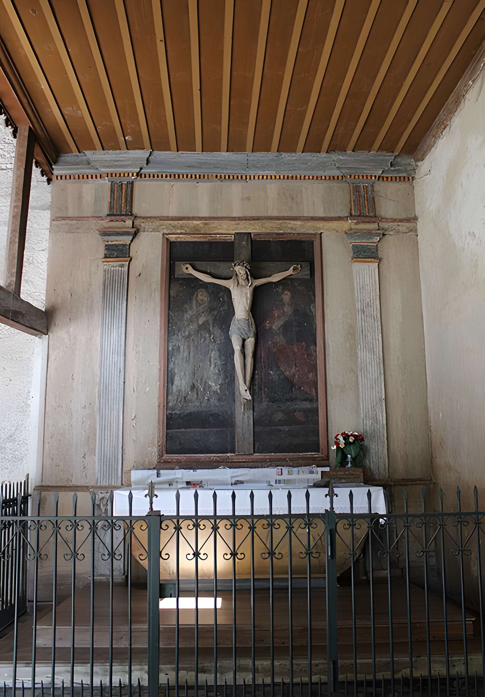 Eglise paroissiale et restes du cloître