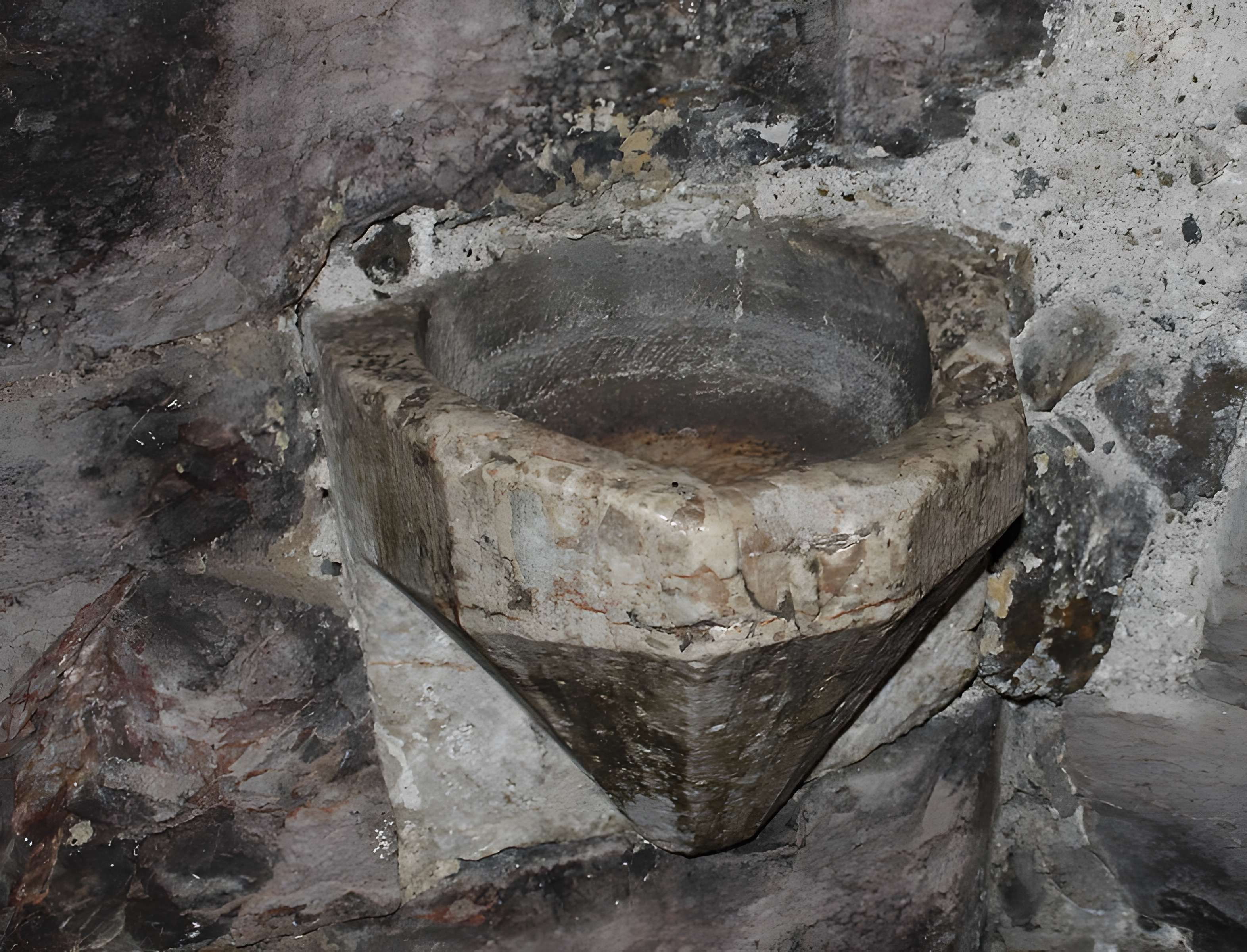 Eglise paroissiale et restes du cloître