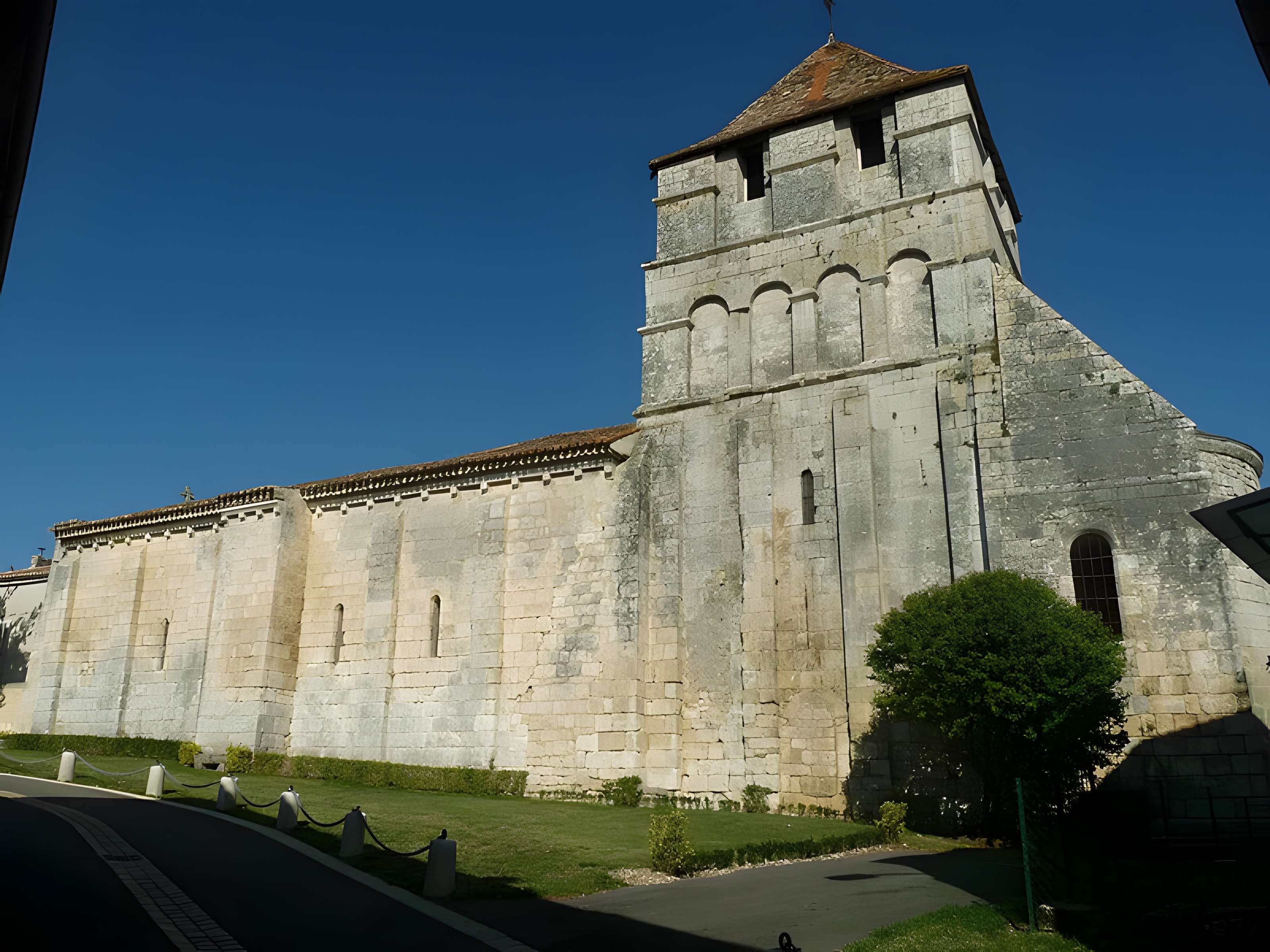 Église Saint-Jean-Baptiste de Grassac