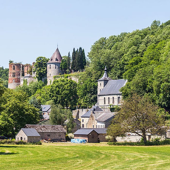 Photo de Église Saint-Jean-Baptiste de Hierges et croix