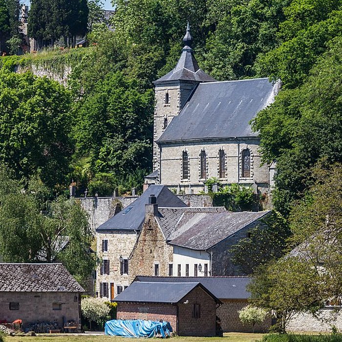 Photo de Église Saint-Jean-Baptiste de Hierges et croix