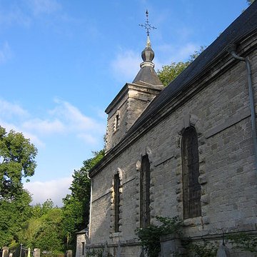Église Saint-Jean-Baptiste de Hierges et croix