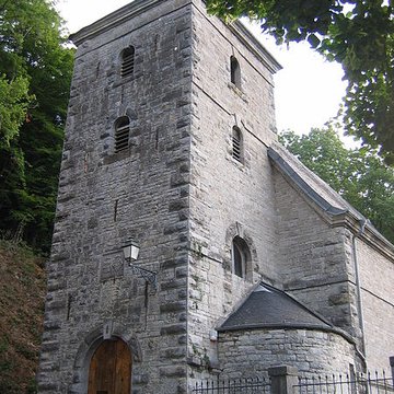 Église Saint-Jean-Baptiste de Hierges et croix
